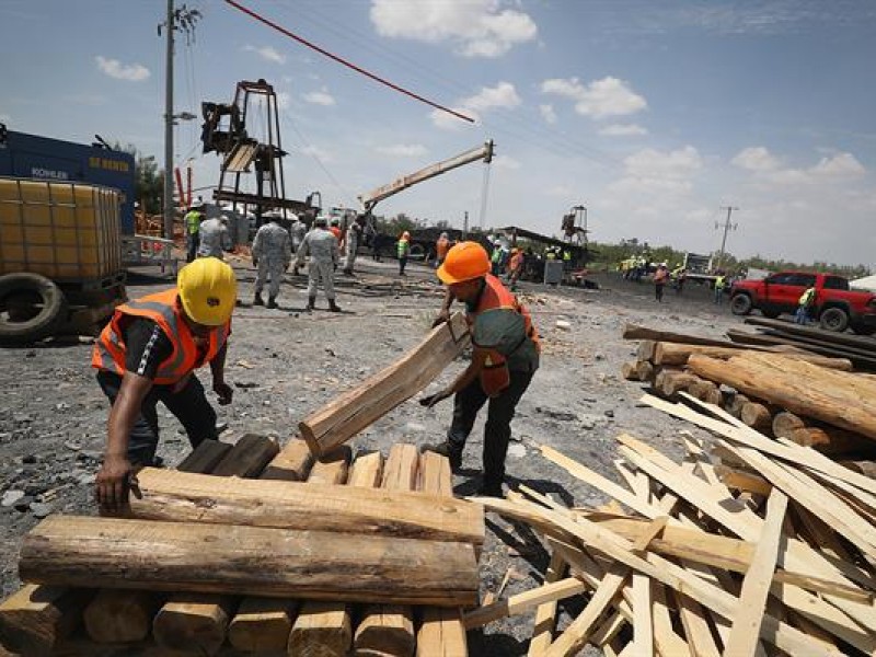 Día decisivo, afirma AMLO sobre mineros atrapados