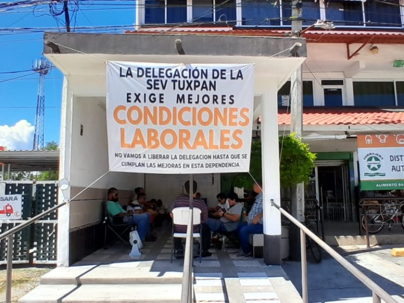 Día dos de paro de labores en la SEV Tuxpan