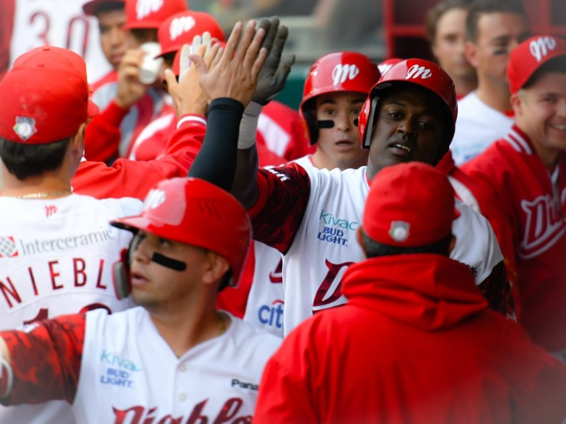 Diablos ganan su primer duelo en casa