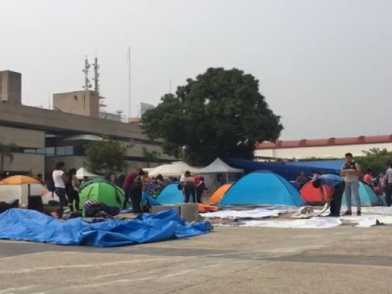 Dialogo por encima de manifestaciones, piden empresarios