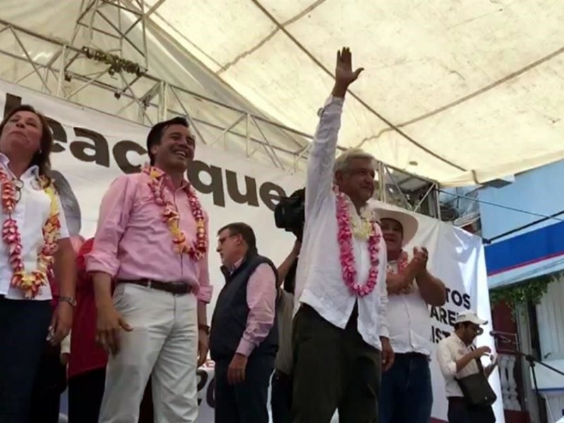 Dice AMLO que orden contra Karime es propaganda