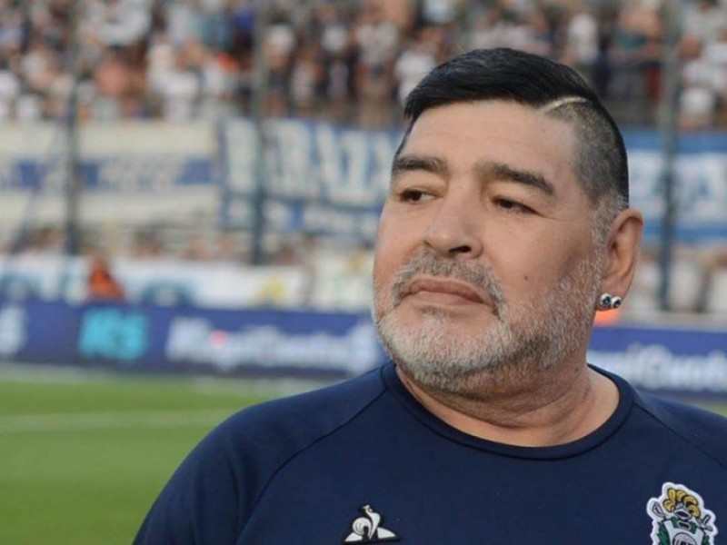 Diego Armando Maradona es hospitalizado de emergencia