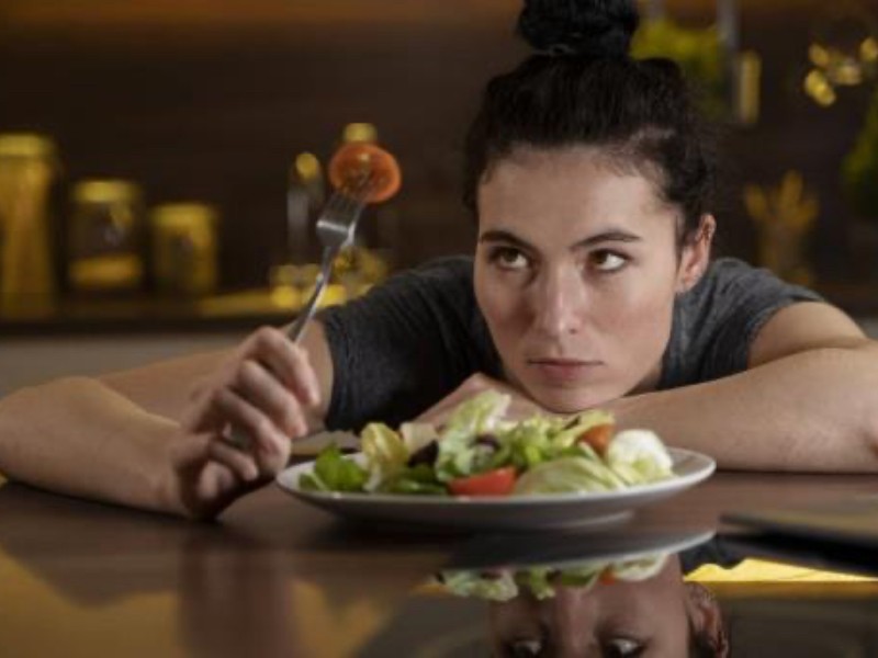 Dietas extremas: expertos alertan sobre riesgos del crudiveganismo