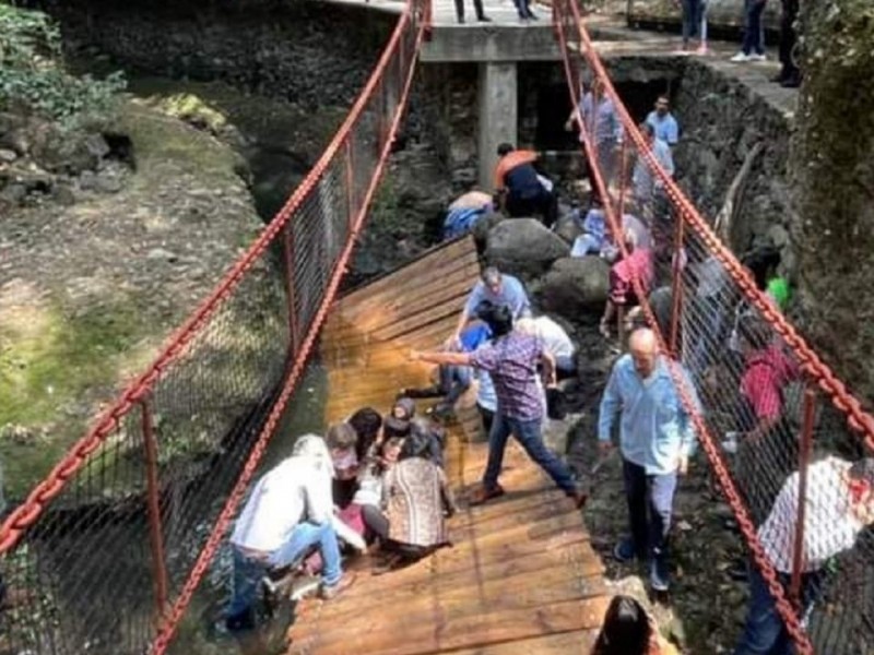 Diez lesionados tras colapso de puente colgante en Chiapas