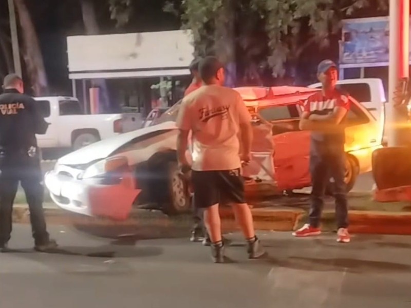 Diez personas resultaron heridas en choque entre patrulla y un vehículo particular