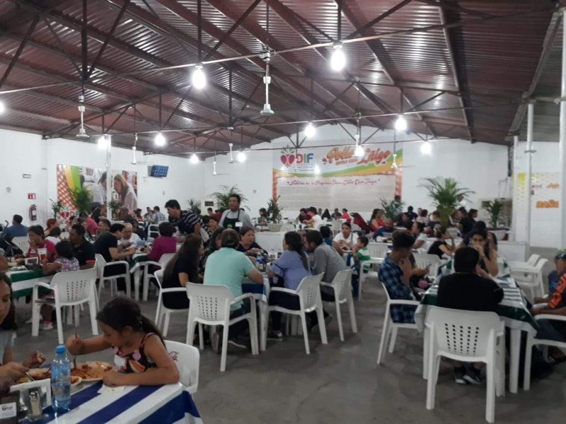 DIF Torreón arranca venta de pollos estilo Iñigo
