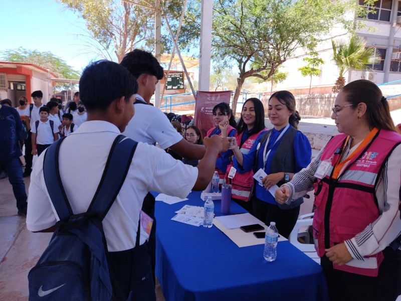 DIF Guaymas lleva servicios a estudiantes de Secundaria Técnica 30