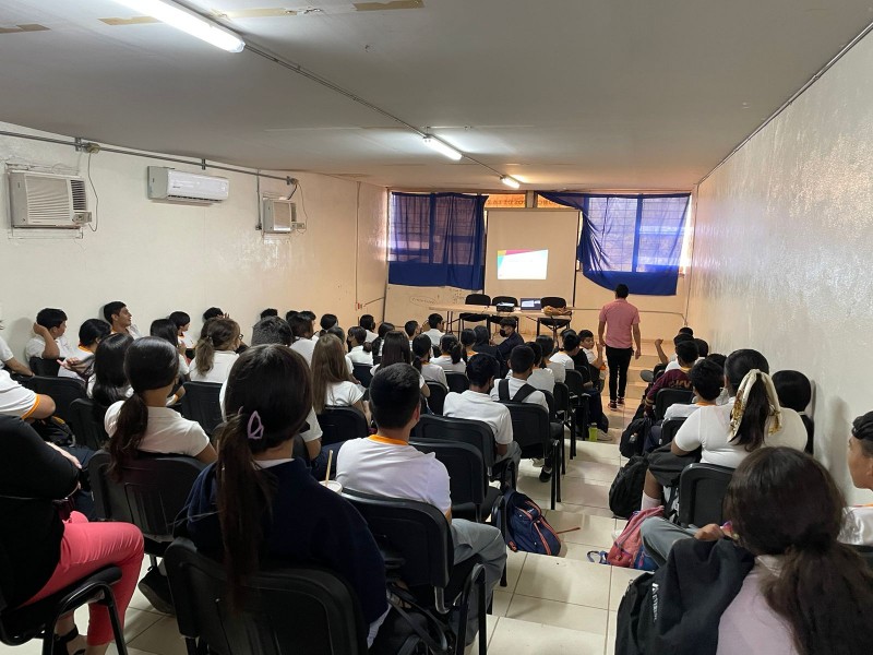 DIF Guaymas ofrece plática  a estudiantes de Técnica 30