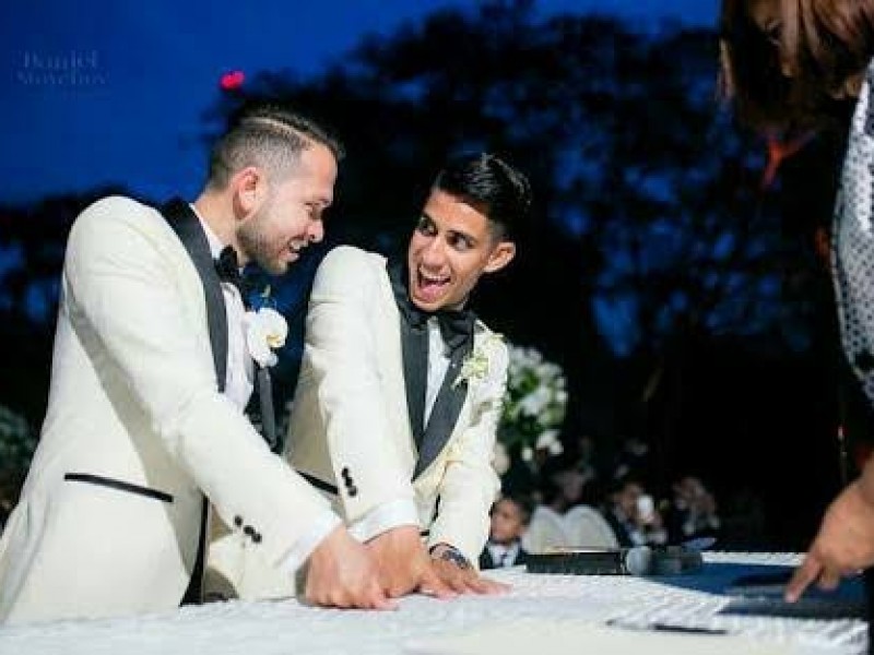 Incluye parejas gay en bodas comunitarias