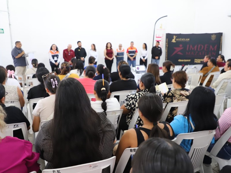 DIF Mazatlán Impulsa la Inocuidad Alimentaria con Certificación