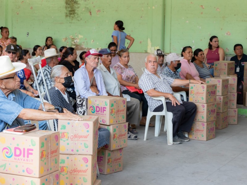 DIF Nayarit lleva programas a familias de Huajicori y Acaponeta