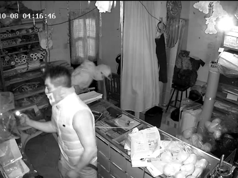 Difunden video de ladrones que robaron papelería en la Infonavit 1