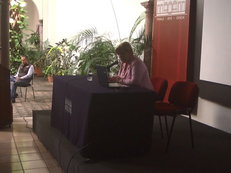 Diputada Francisca Abelló imparte conferencia sobre derechos de la niñez
