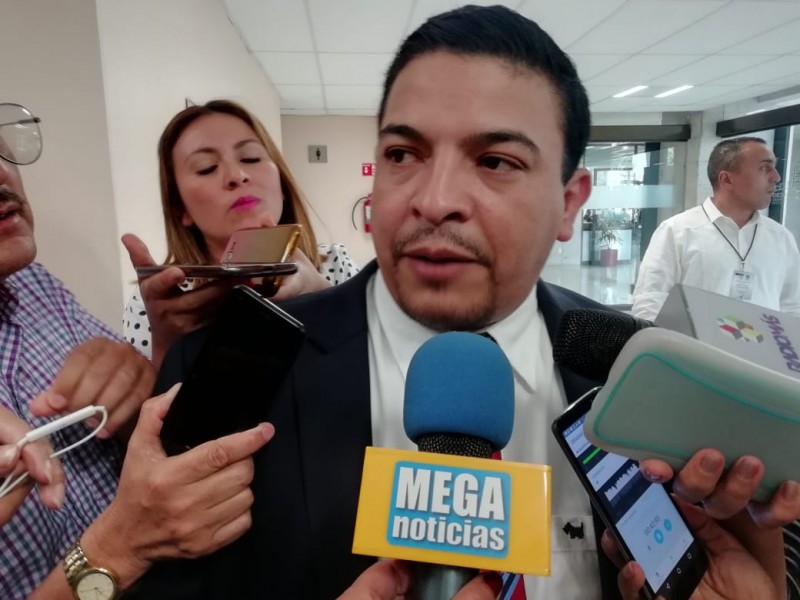 Diputado rechaza pacto con la iglesia