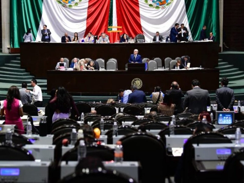 Diputados aprueban en comisiones darle más poder al SAT