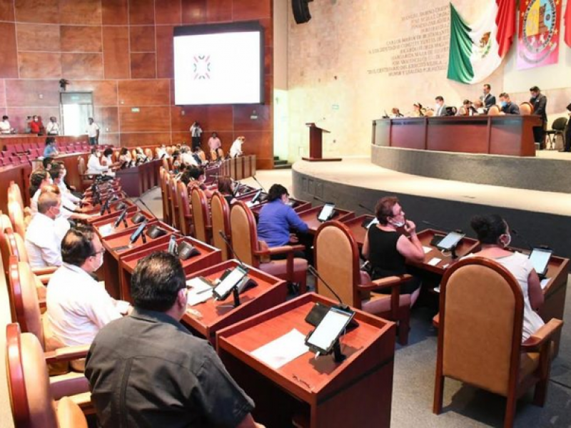 Diputados endurecen penas contra agresores de trabajadores de salud