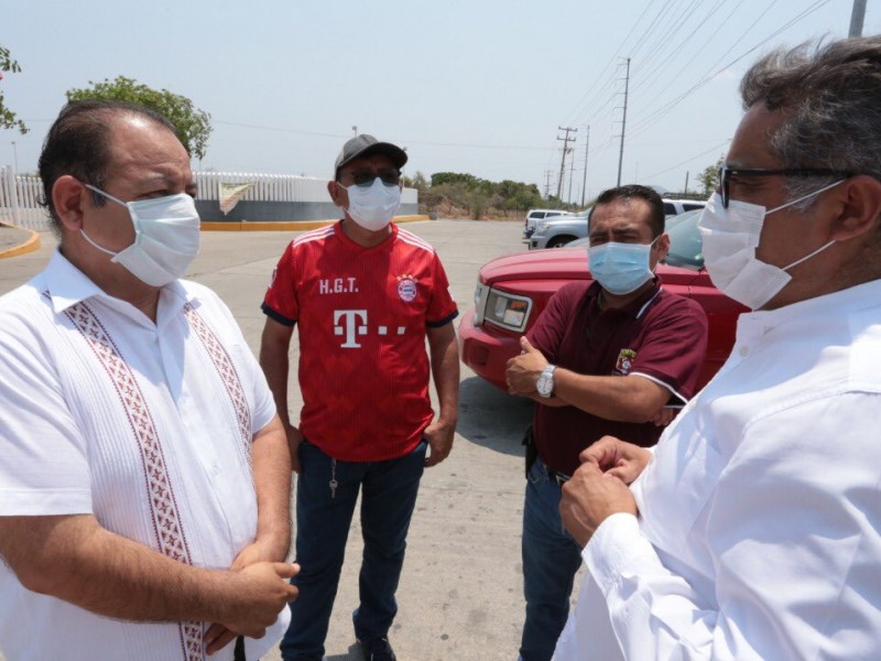 Diputados federales entregan insumos a hospitales de Tehuantepec y SalinaCruz