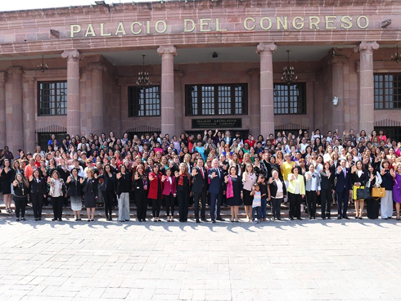 Diputados locales cobran $1,800 por reunión de comisión