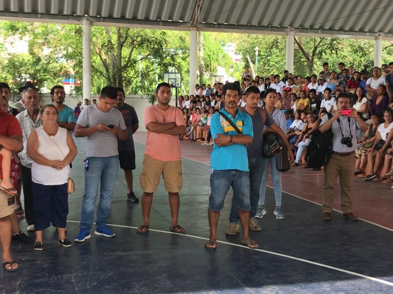 Dirección de Prepa 13 fija postura ante protesta