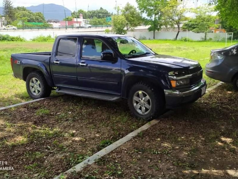 Directora pretendía lucrar con cancha de fútbol de escuela pública