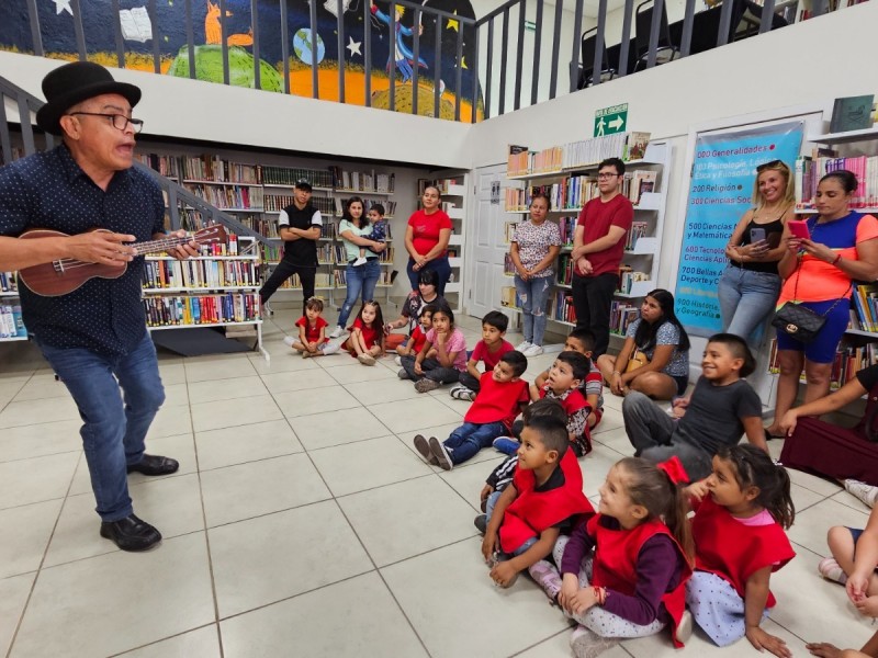 Disfrutan pequeñitos de recorrido por Biblioteca, Centro Cultural y Teatro