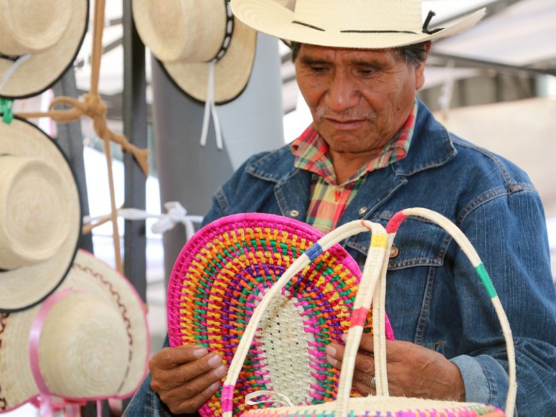 Disfrutan toluqueños talleres artesanales