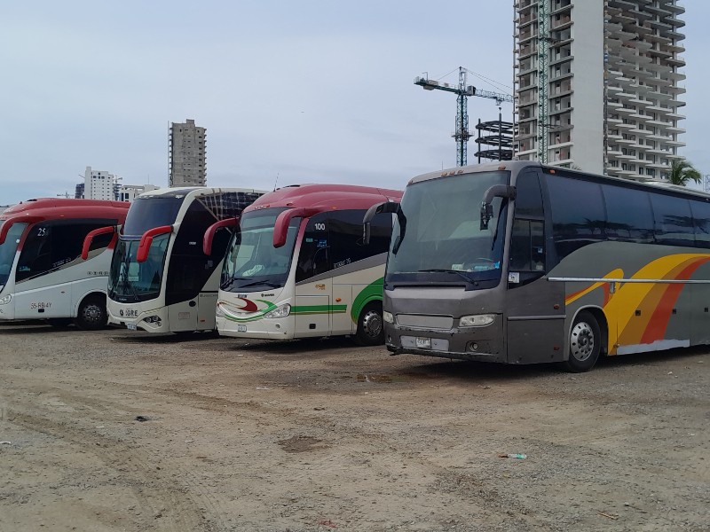 Disminución de Arribos de Camiones Charteros en Mazatlán
