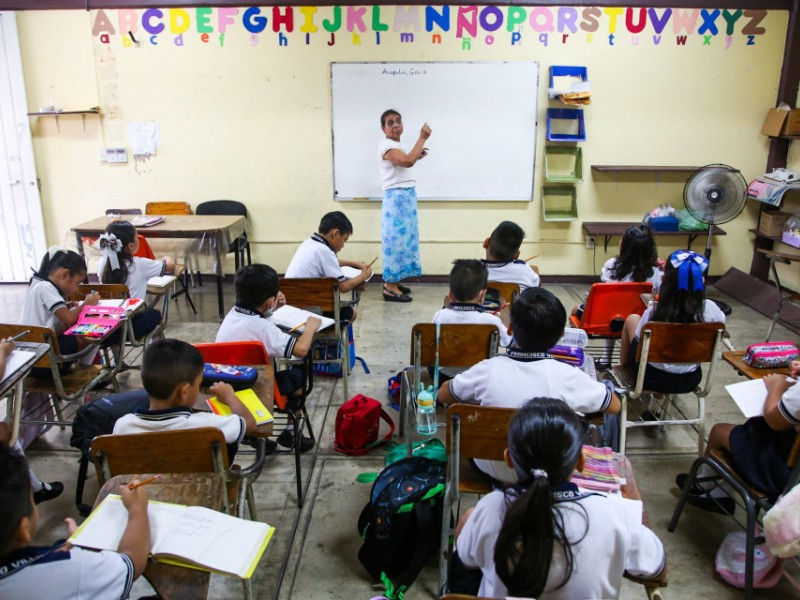 Disminuye deserción escolar en el nivel básico