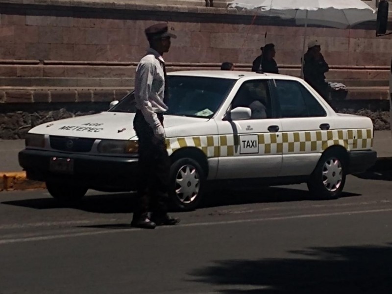 Disminuye la demanda de servicios de taxis