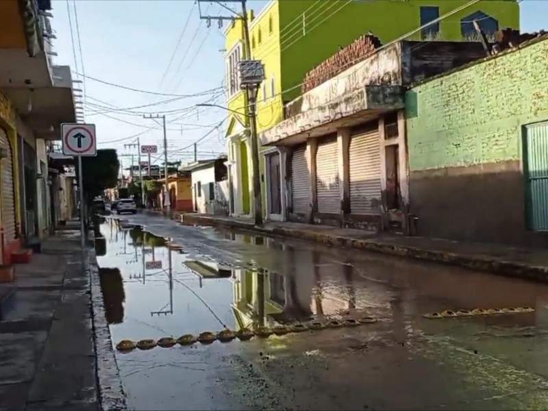 Disminuye nivel del agua en Tecuala tras inundación