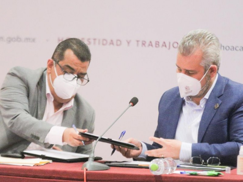 Autoridades disminuyen aforos y suspenden eventos masivos para contener contagios