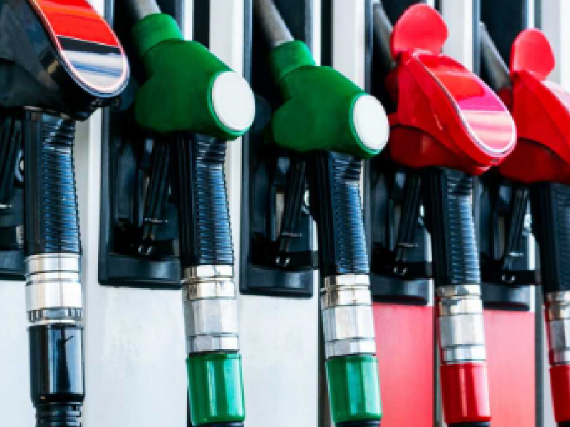 Disminuyen costos de la gasolina en agosto IIEG