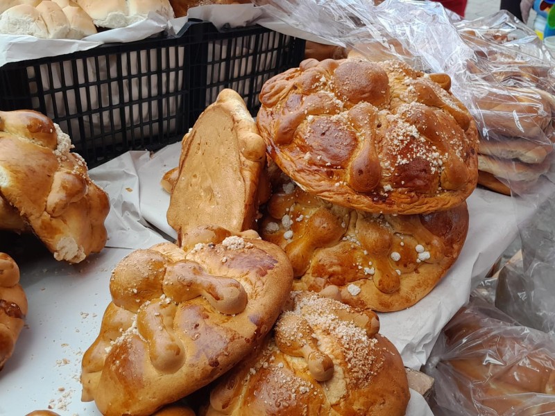 Disminuyen ventas de pan de muerto, 600 piezas por temporada
