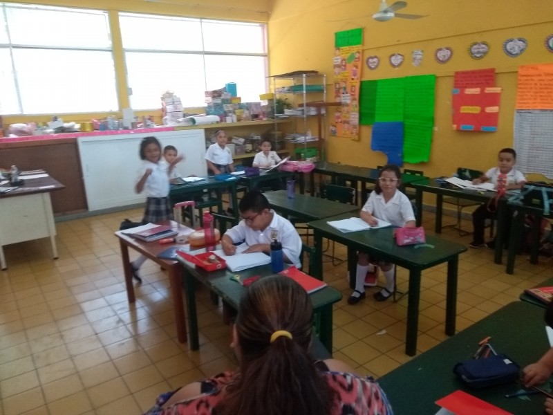 Disminuyó asistencia a escuelas por partido de México