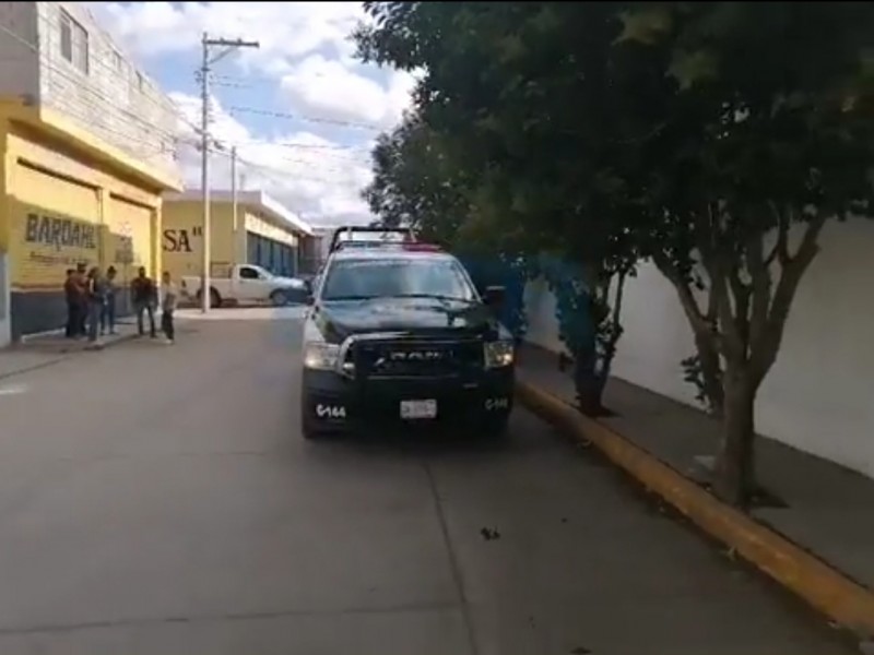 Disparan a joven, fallece en el hospital