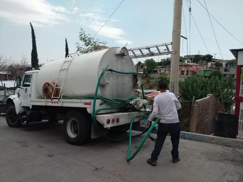 Dispone OOMAPAS pipas para abastecer agua en colonias de Nogales