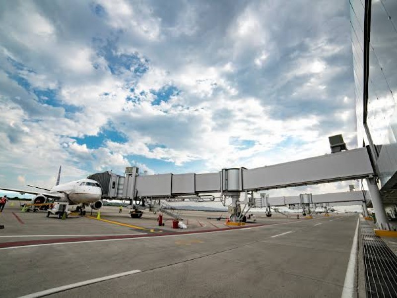 Distinguen al AIQ como Aeropuerto Regional del Año