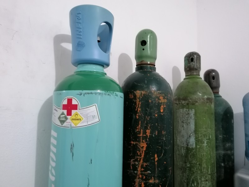 Distribuidores autorizados de oxigeno medico piden freno a revendedores