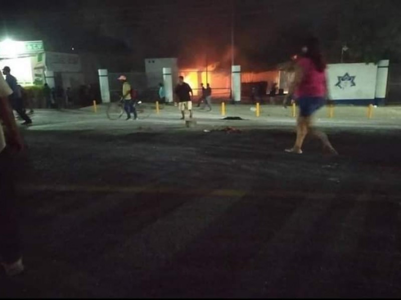 Disturbios en cuartel de Tehuantepec; vecinos claman justicia