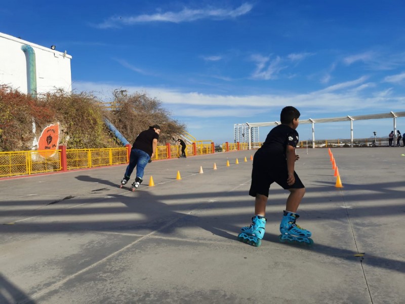 Diversión sobre ruedas, el patinaje una excelente actividad en familia