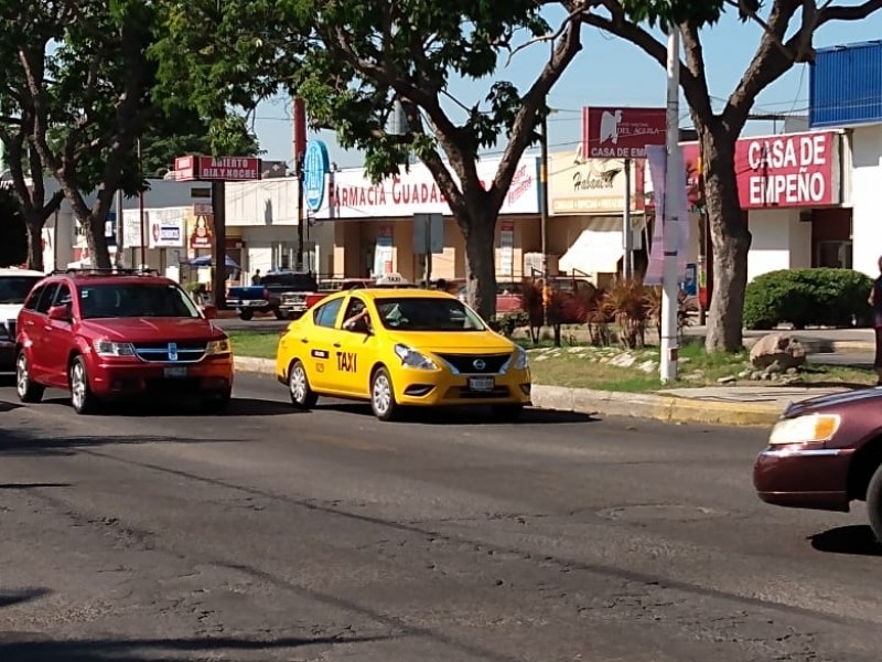 Divide opiniones entre taxistas llegada de mototaxis