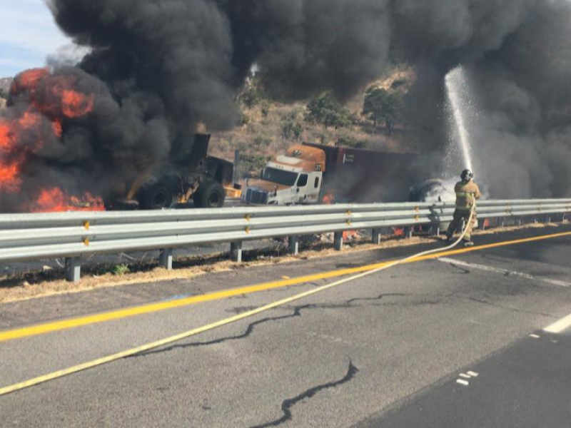 Doble accidente en automovilístico en Autopista de Occidente en Zinapécuaro