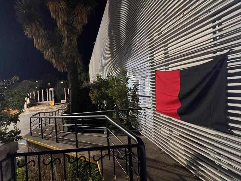 Docentes de Derecho exigen pago de prestaciones y transparencia en finanzas universitarias
