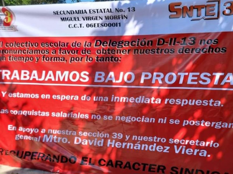 Docentes de Sencunatria #13 trabajan bajo protesta, exigen prestaciones