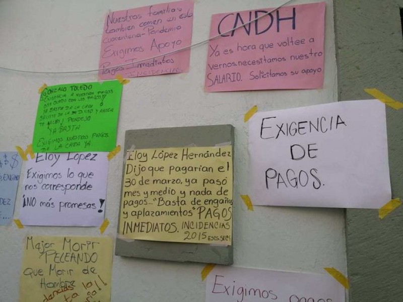 Docentes de telesecundarias protestan en edificio de la CNTE