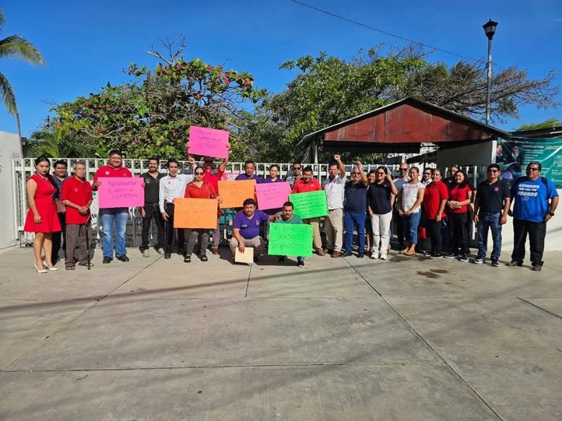 Docentes del SUTDCEO realizan protesta pacífica, rechazan designación de puestos en CONALEP