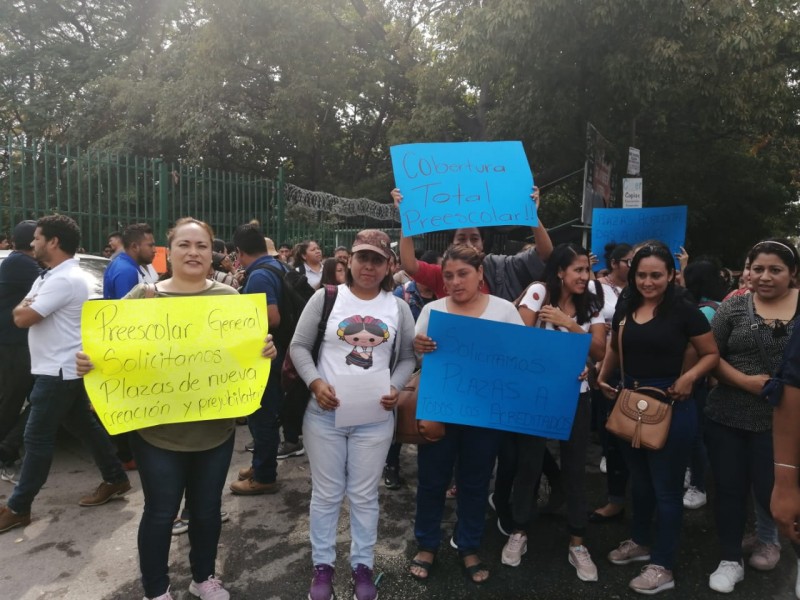 Docentes denuncian presuntas irregularidades en entrega de plazas