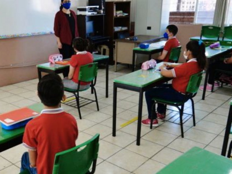 Docentes llevan educación pese a carencias