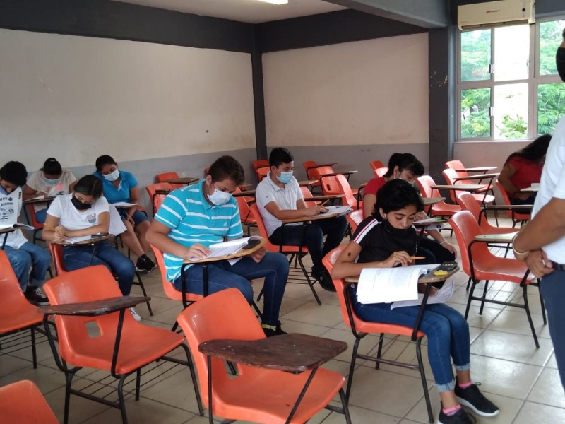 Docentes que no estén vacunado no podrán regresar a clases