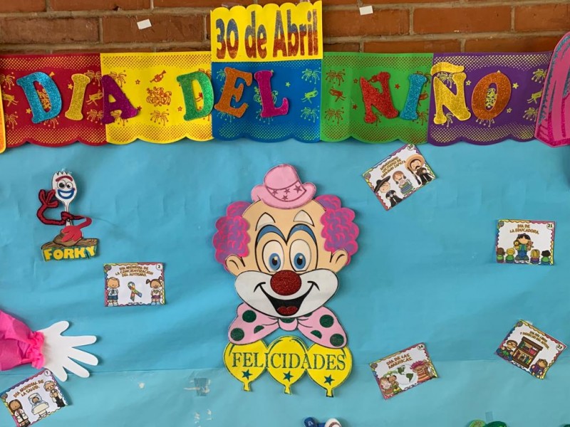 DOCENTES Y ALUMNOS SE PREPARAN PARA CELEBRAR DIA DEL NIÑO